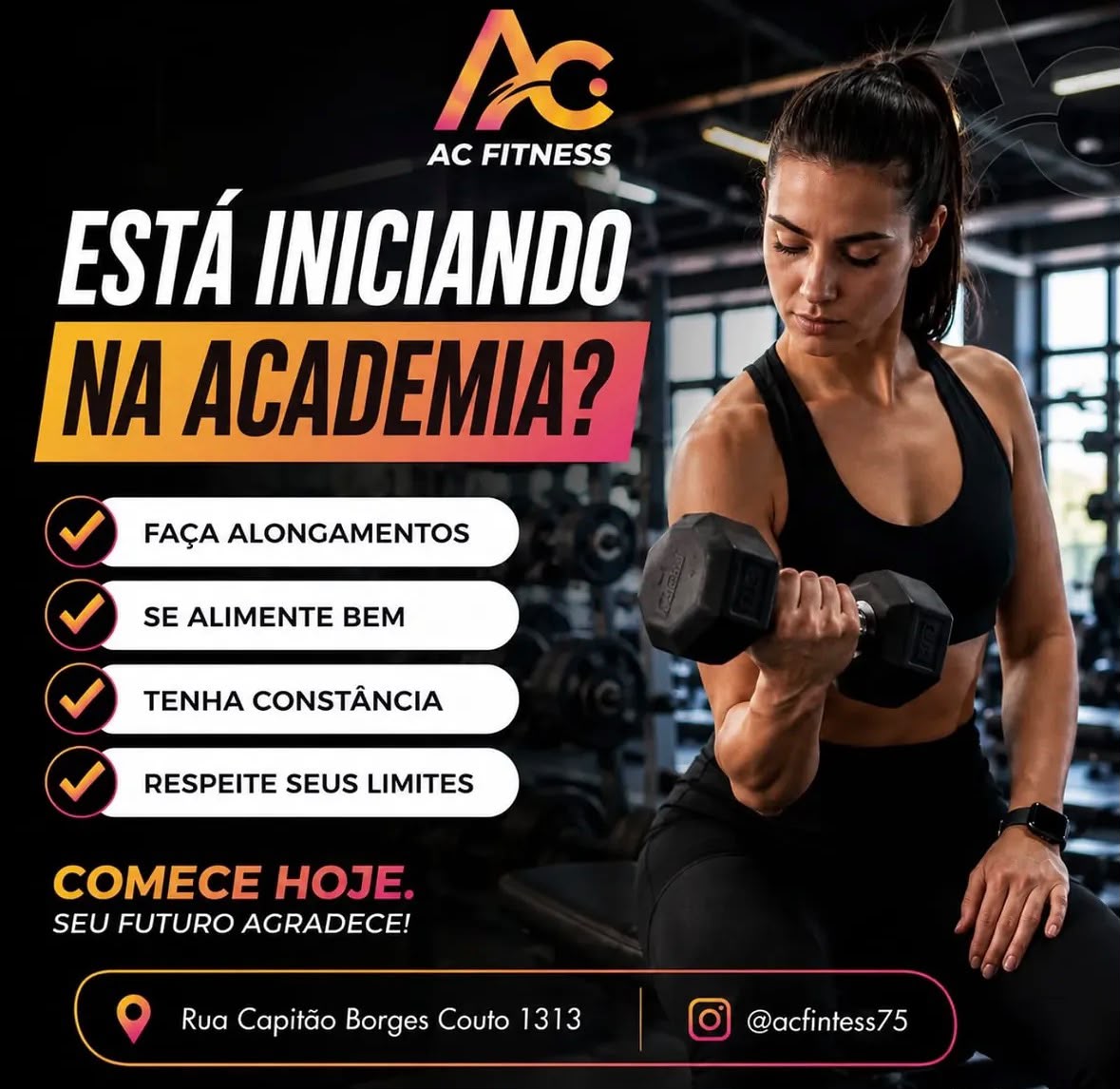 Aluna treinando com halter na AC Fitness